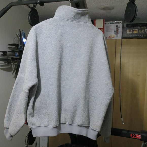 Paramount 75th Anniversary Fleece Top - Picture 2 of 6